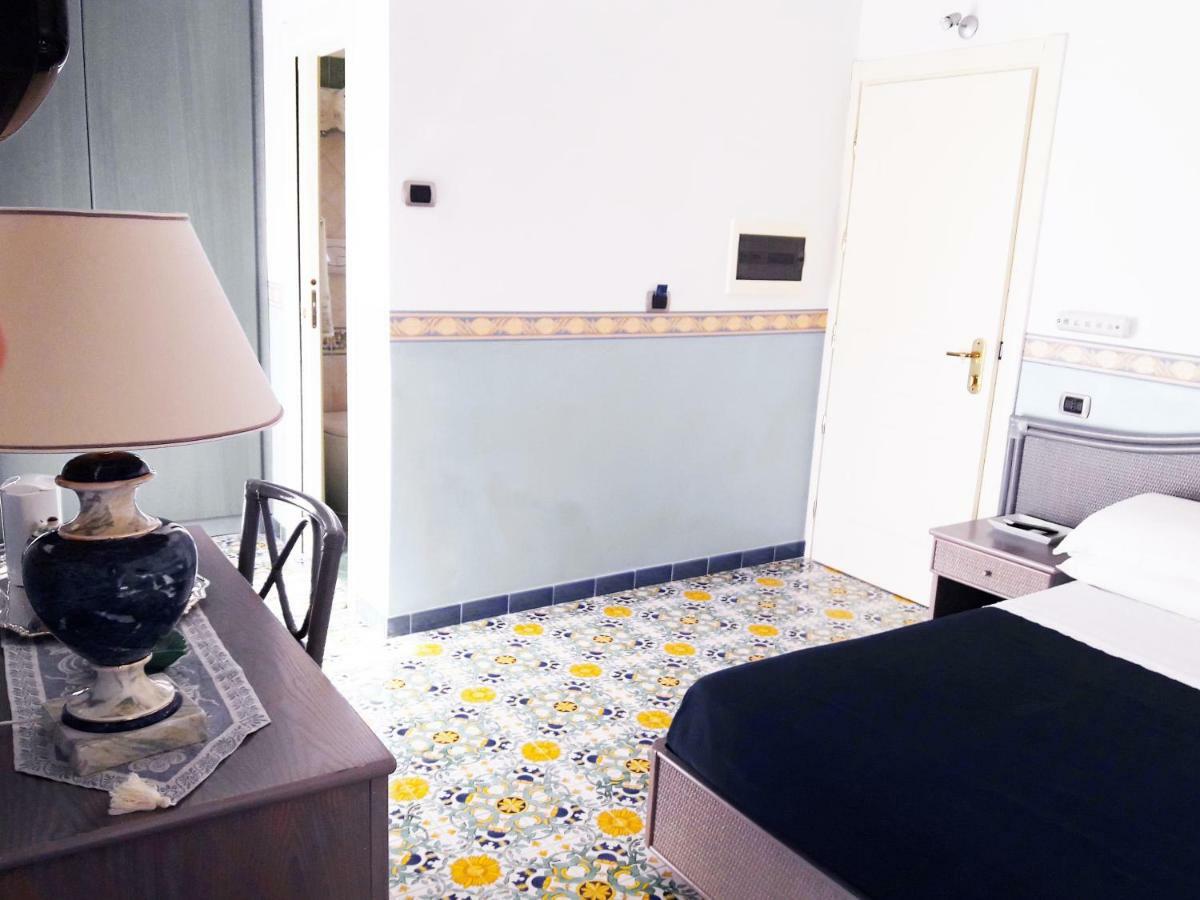 Hotel Stella Maris Casal Velino Kültér fotó